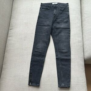 TopShop Jaime, dark grey jeans, 28/32, skinny, zipper bottom, 5 pocket zip